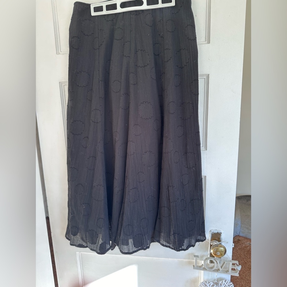 🐈‍⬛💕Black flowy skirt for summer.